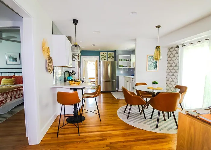 Luxurious Bohemian Bungalow In Lincolnville - Mins From Downtown!