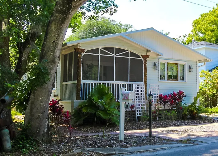Luxurious Bohemian Bungalow In Lincolnville - Mins From Downtown!
